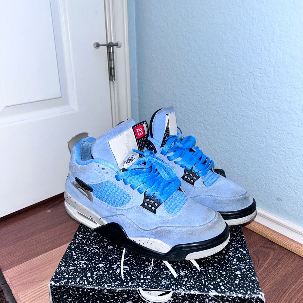 Jordan 4 "University Blue" Size 7.5 Men